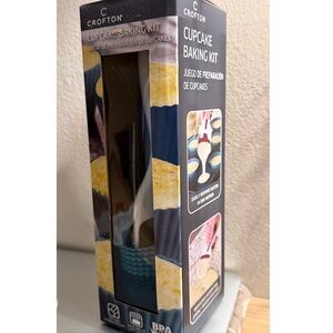 NIB Crofton Cupcake Baking Kit